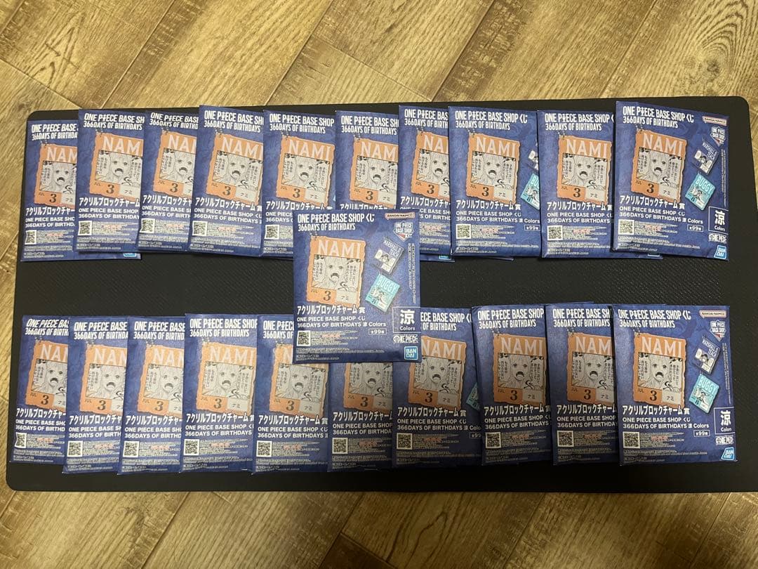 y*y様 ワンピースベースショップ　アクリルブロックチャーム　7-9月　未開封2