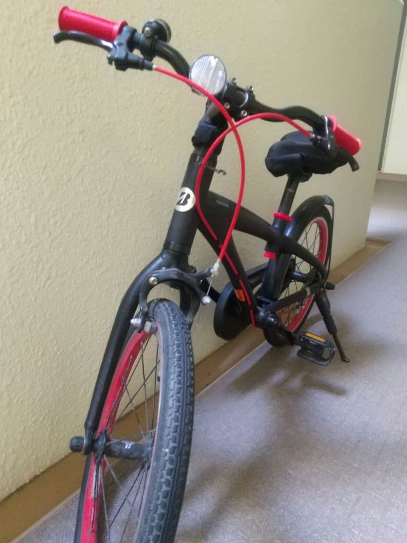 ブリジストン　レベナ　１６インチ　キッズバイク　黒　自転車　幼児　スポーツバイク