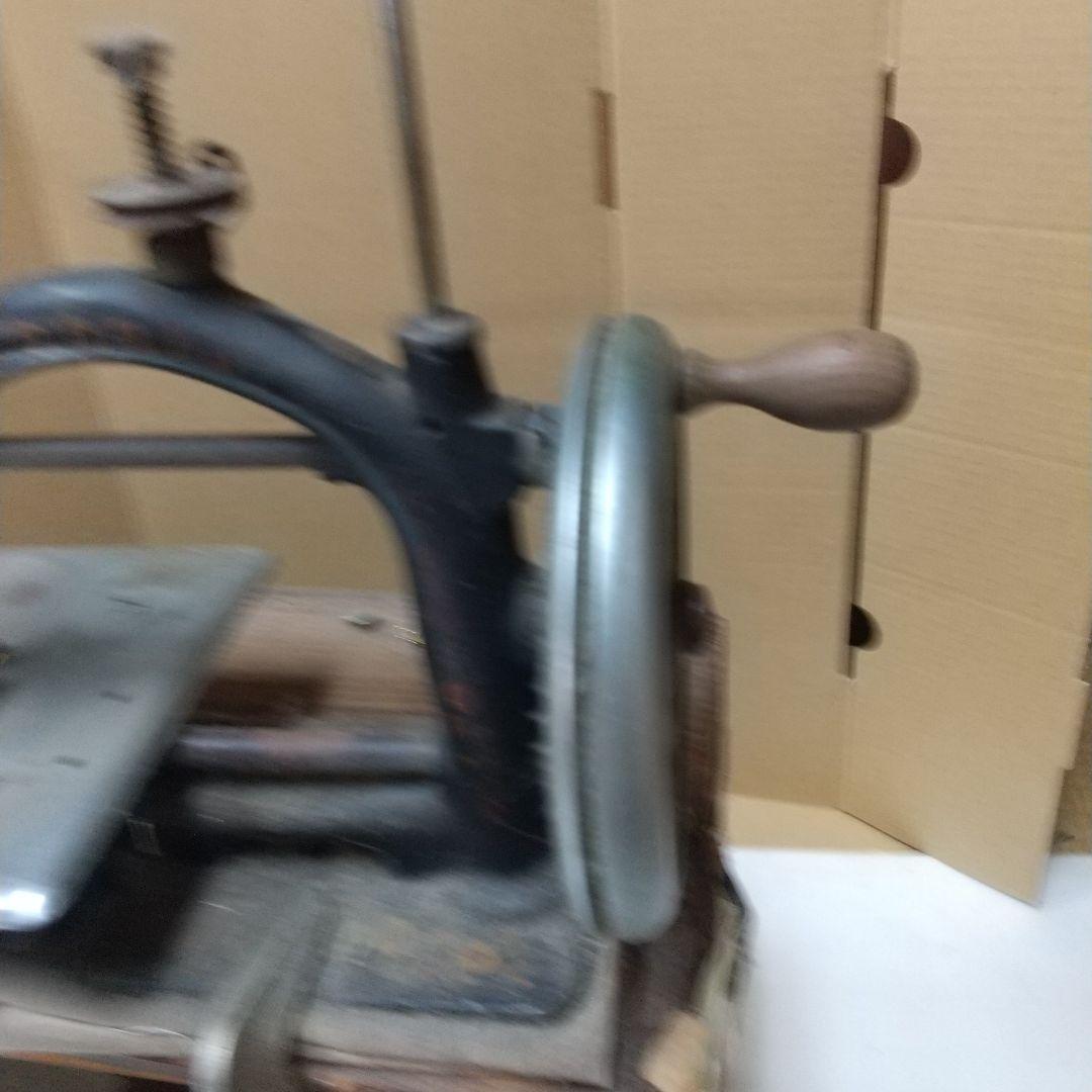 アンティーク　手廻しミシン