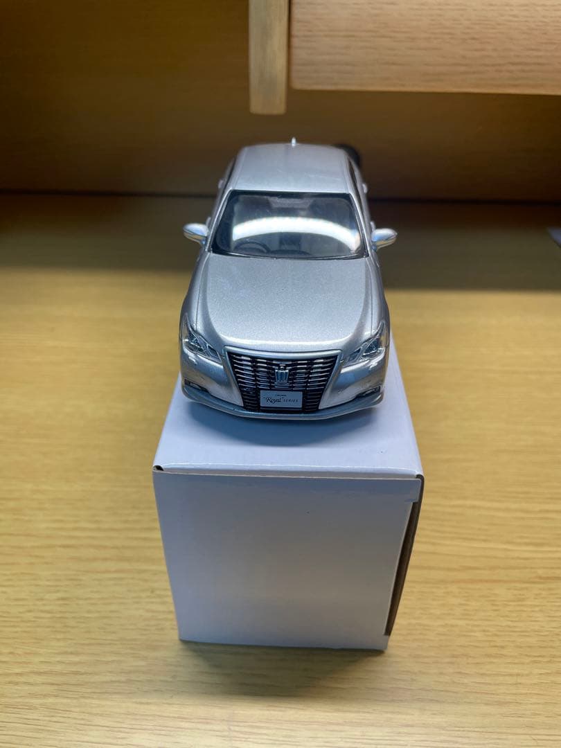 トヨタ クラウン 非売品ミニカー カラーサンプル
