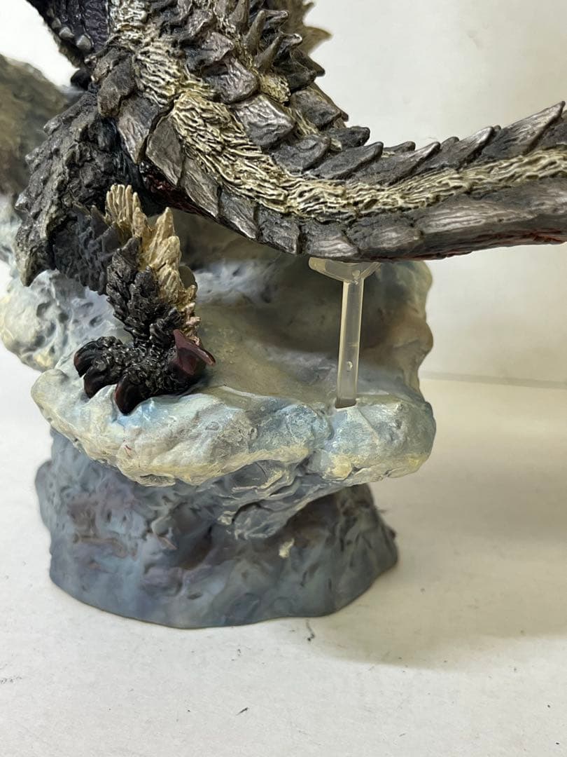 ニ*生様 K687 モンスターハンター 獄狼竜 ジンオウガ 亜種 カプコンフィギ