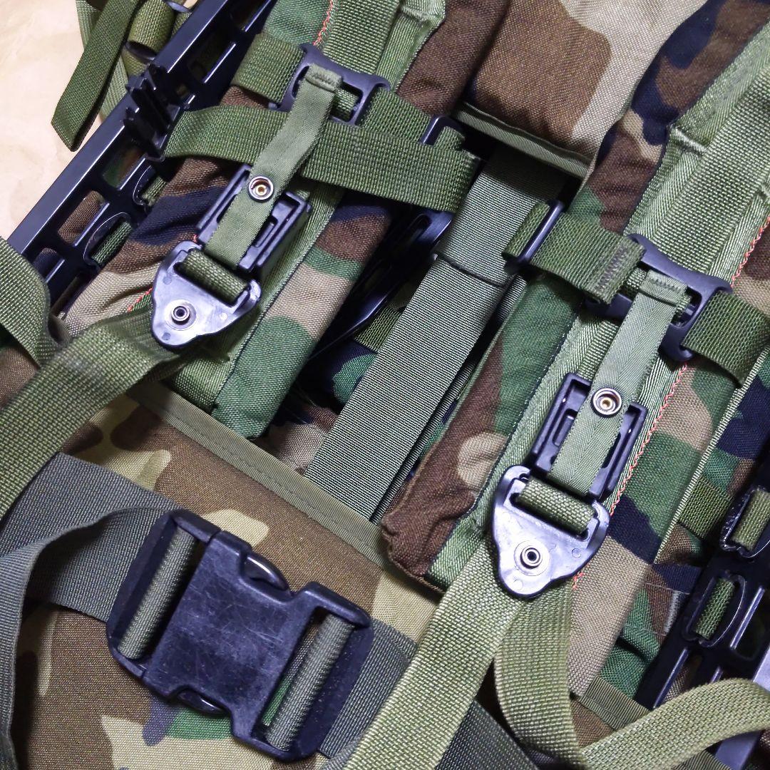 アメリカ軍メインパック/スリーピングバックキャリア/フレーム/パット 実物中古品