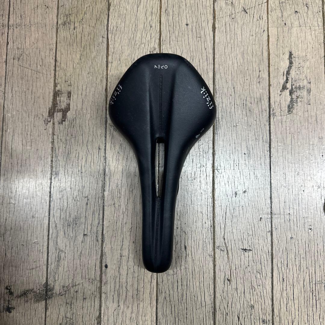 フィジークサドル　アンタレスRS