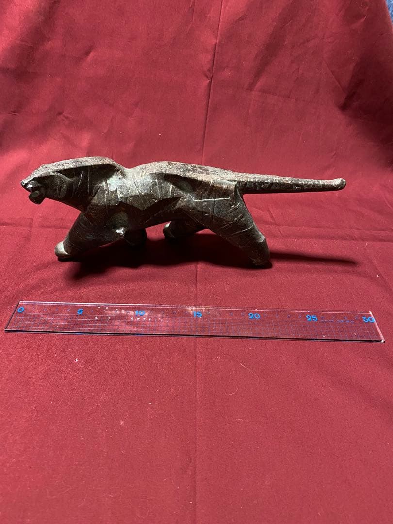 ブロンズ製トラの彫刻 約30cm