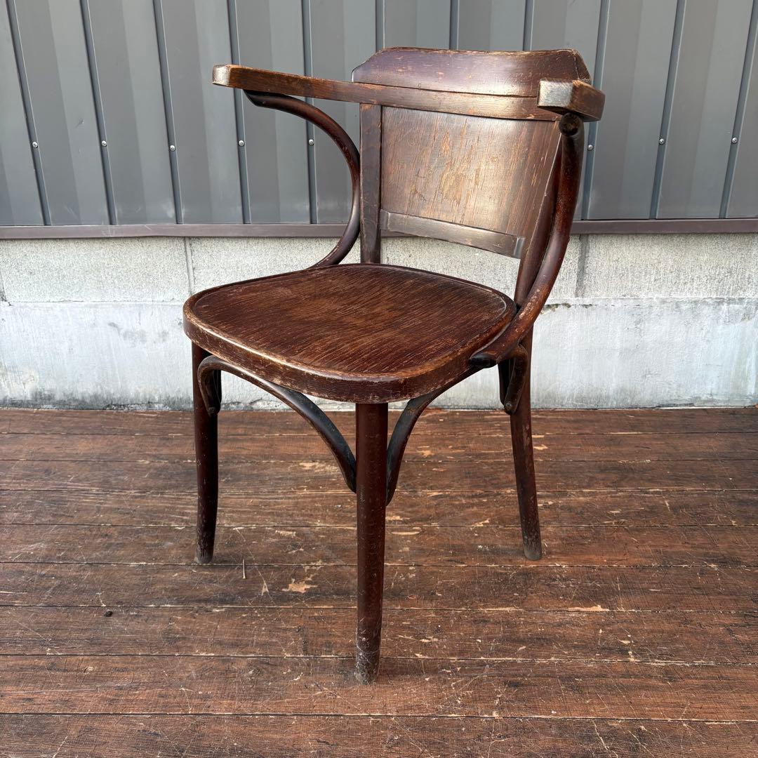④ルーマニア製 ヴィンテージ ベントウッドチェア アームチェア 曲木椅子 カフェ