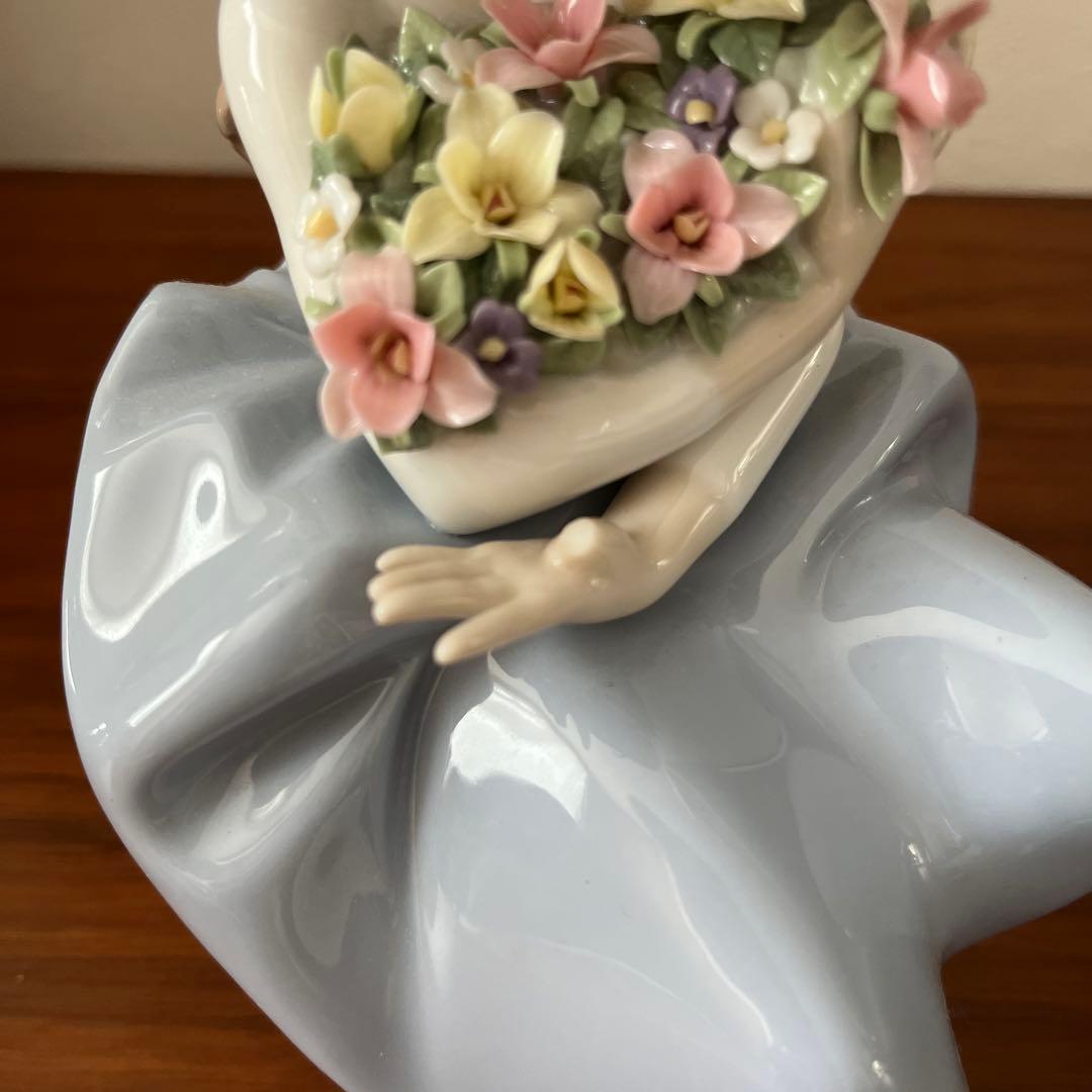 リアドロ　花の香りに包まれて　人形　置物