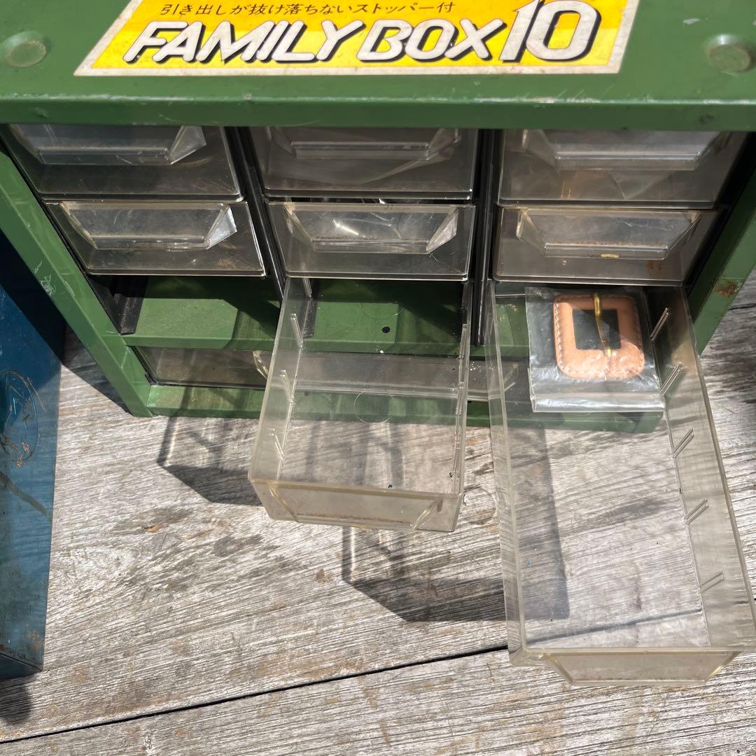 ヴィンテージ　色々部品　工具箱付き