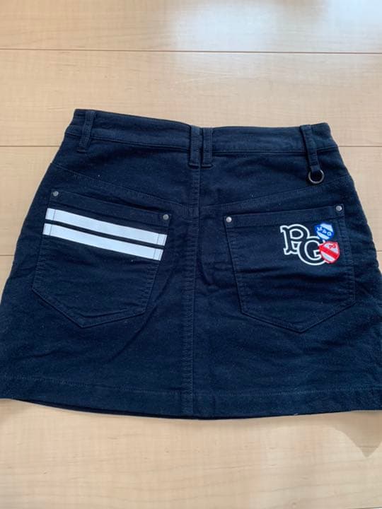 パーリーゲイツのスカートです