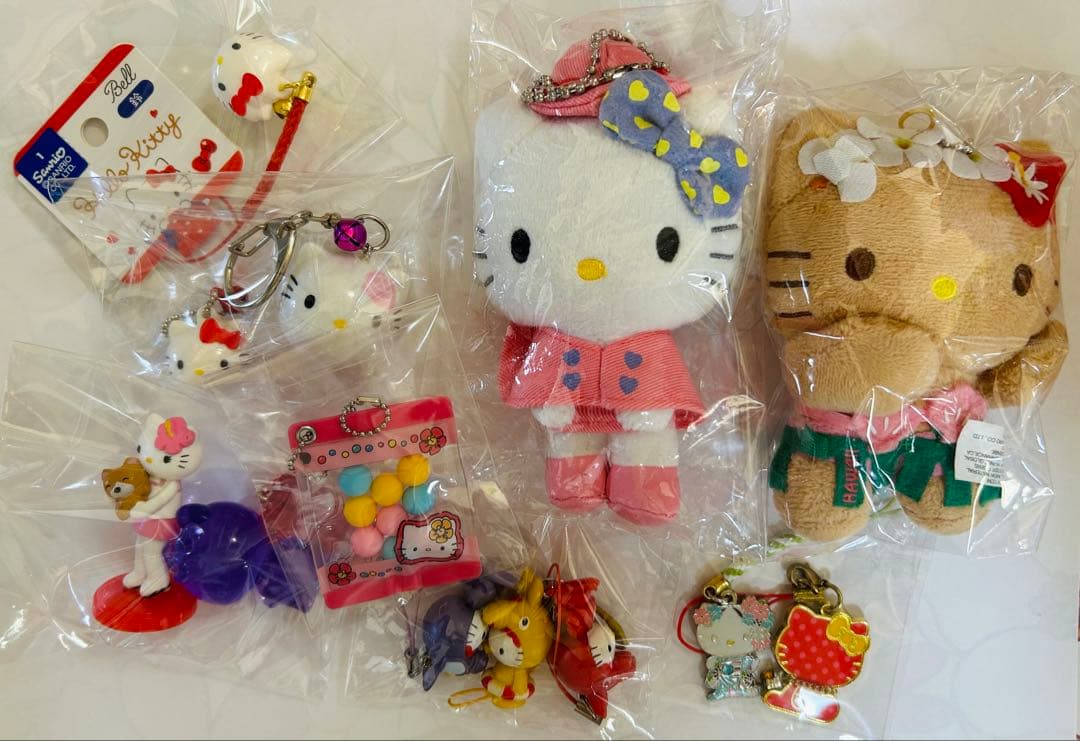 ご当地キティ　根付け・ストラップ・チャーム・ボールペン他　180個＋おまけ