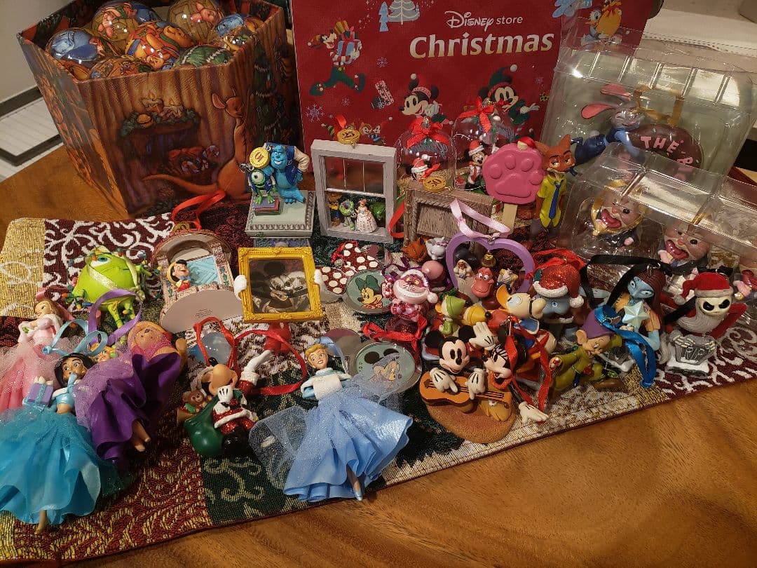 8万円相当ディズニークリスマスオーナメント27個+プーさんオーナメントセット