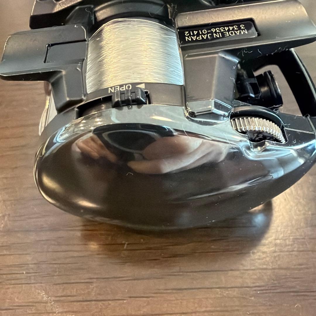 24スティーズ SV TW 100XH 右巻き　リールカバー付き