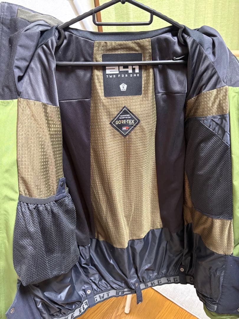 スノボウェア　241（two for one）