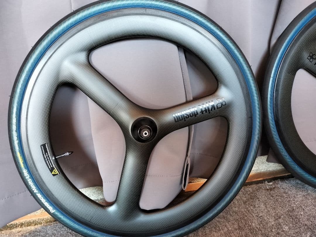 Kitt design 20インチ（451) カーボンバトン ホイール前後セット