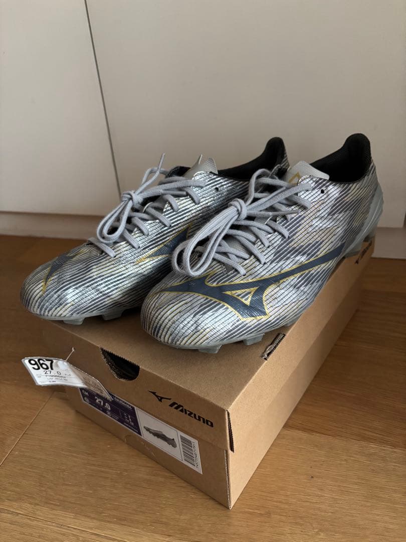 中古品　27.0㎝　MIZUNO アルファ2 Pro サッカースパイクシルバー