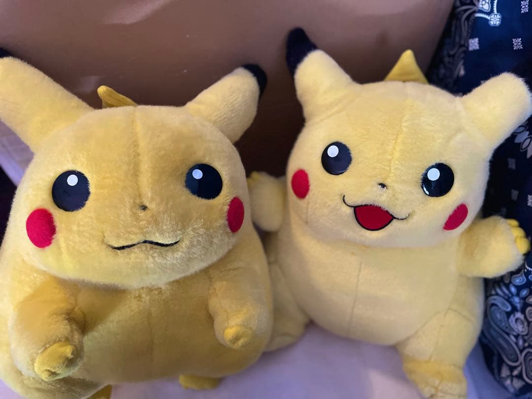 おまけ付き　ワケアリ　初期ピカチュウ　等身大　ぬいぐるみ　2体セット