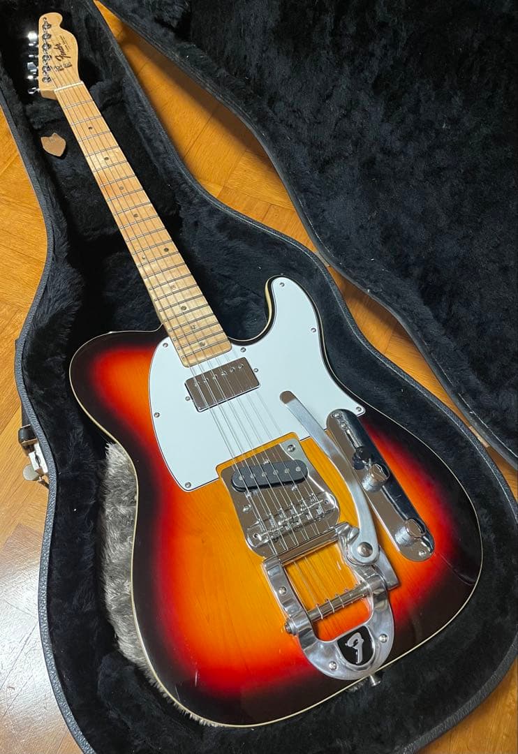 テレキャスターカスタムモデル、Bigsby B5トレモロアーム付き。