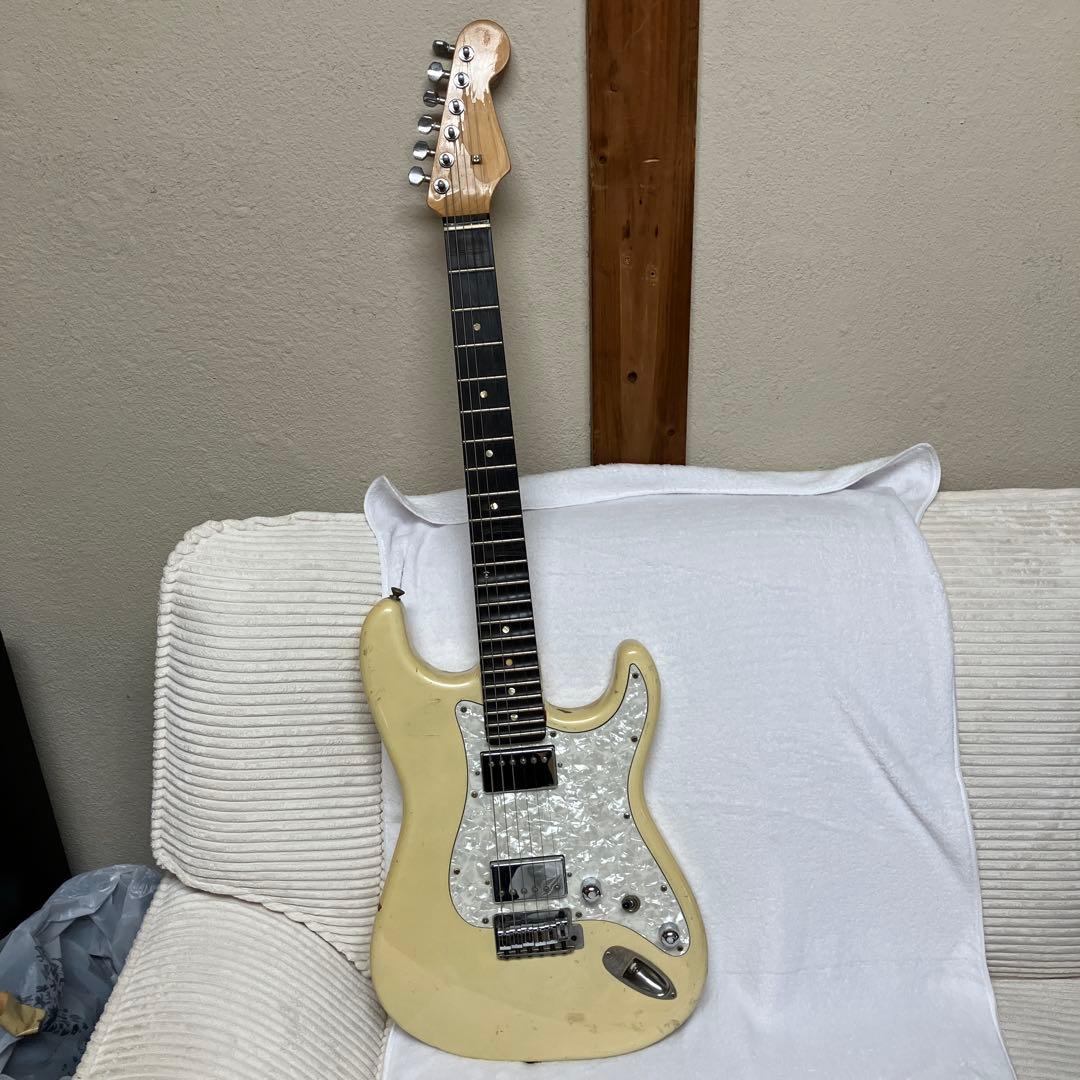 【エレキギター ストラトタイプ】