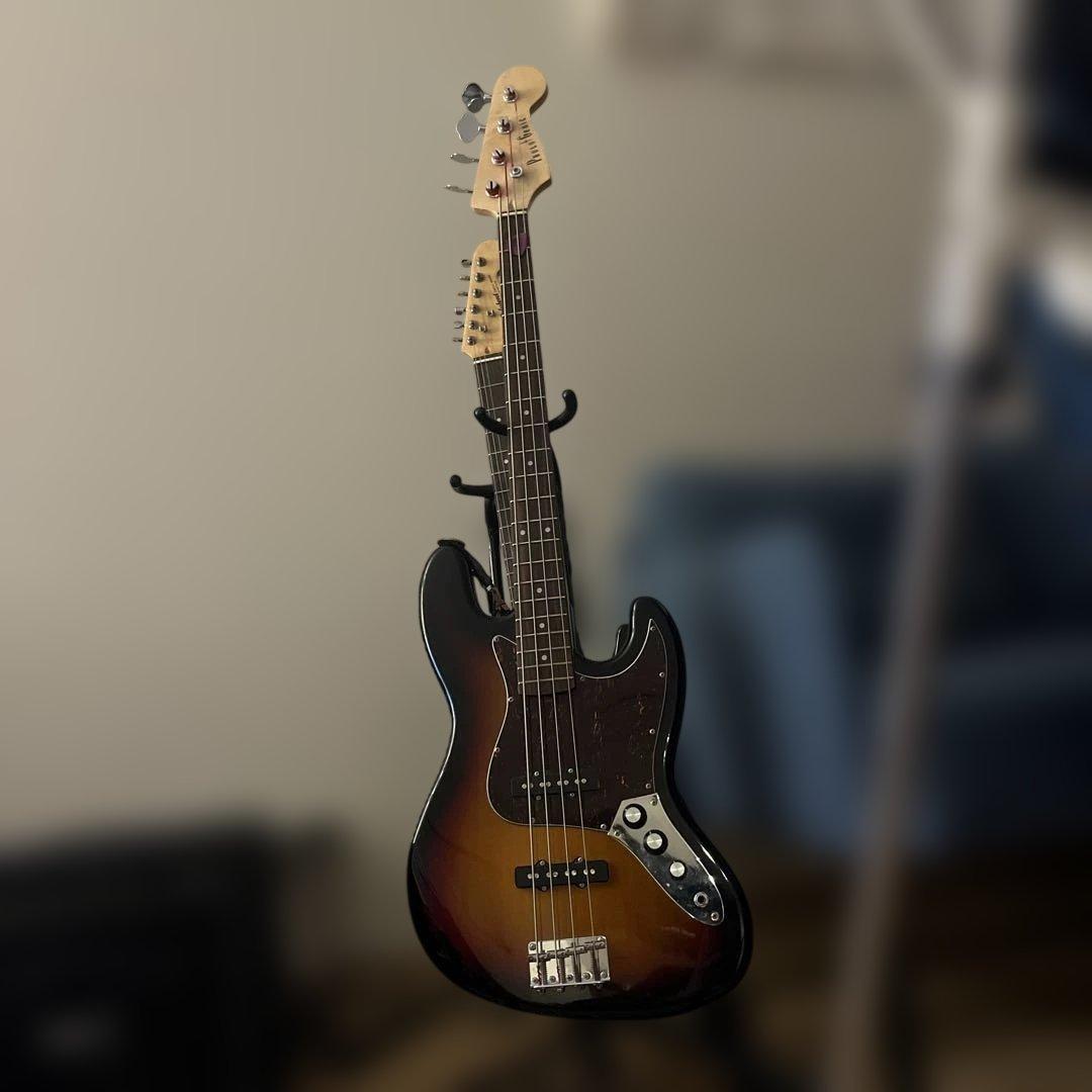 サンバースト 4弦エレキベース