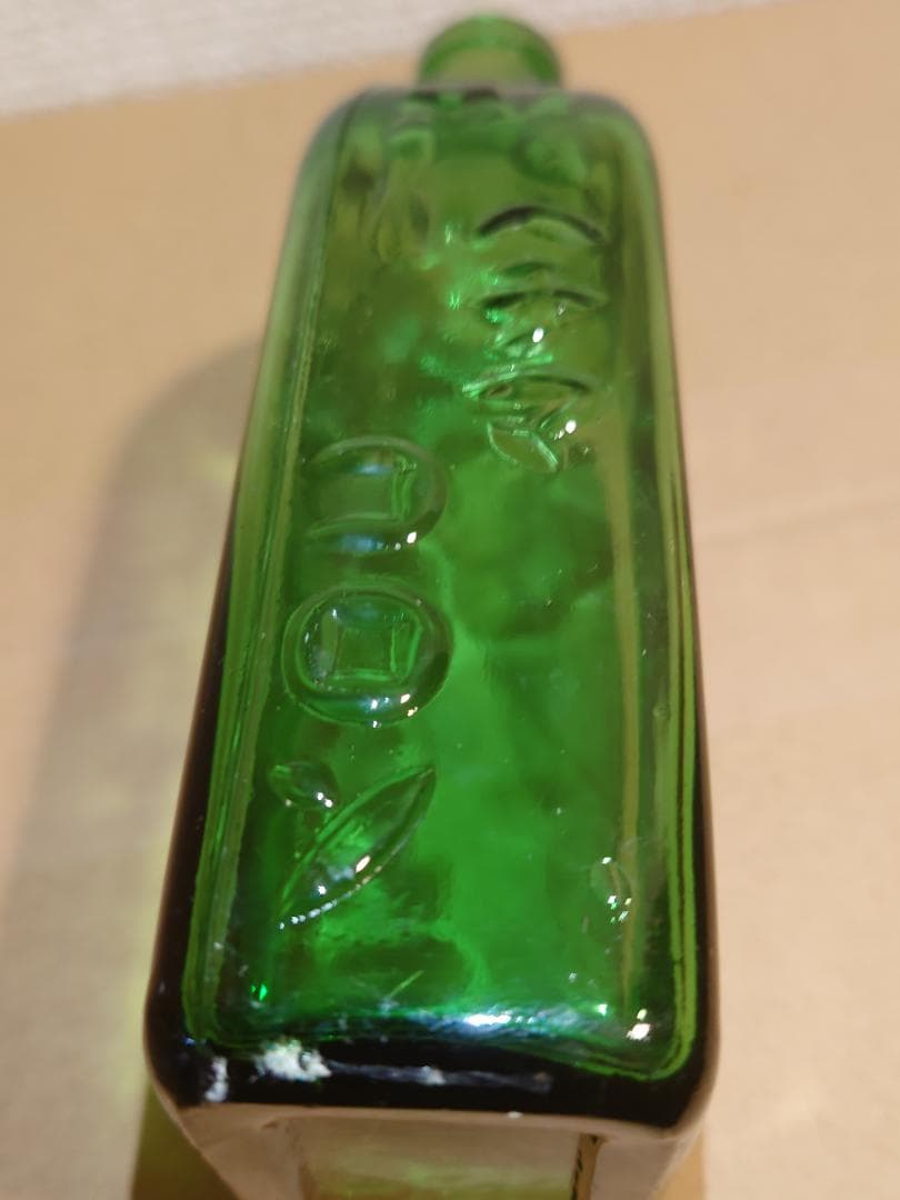 戦前　昭和　レトロ　ヘチマコロン　化粧瓶　エンボス加工