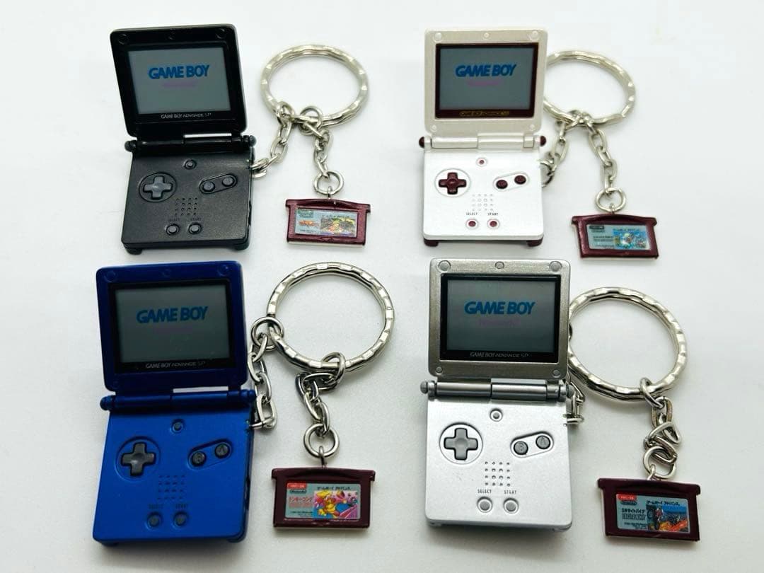 n*♪様 ゲームボーイアドバンスSP 4個セット キーホルダー カセットイン タ