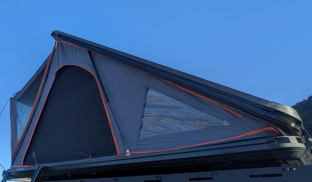 ルーフトップテント　younghunter