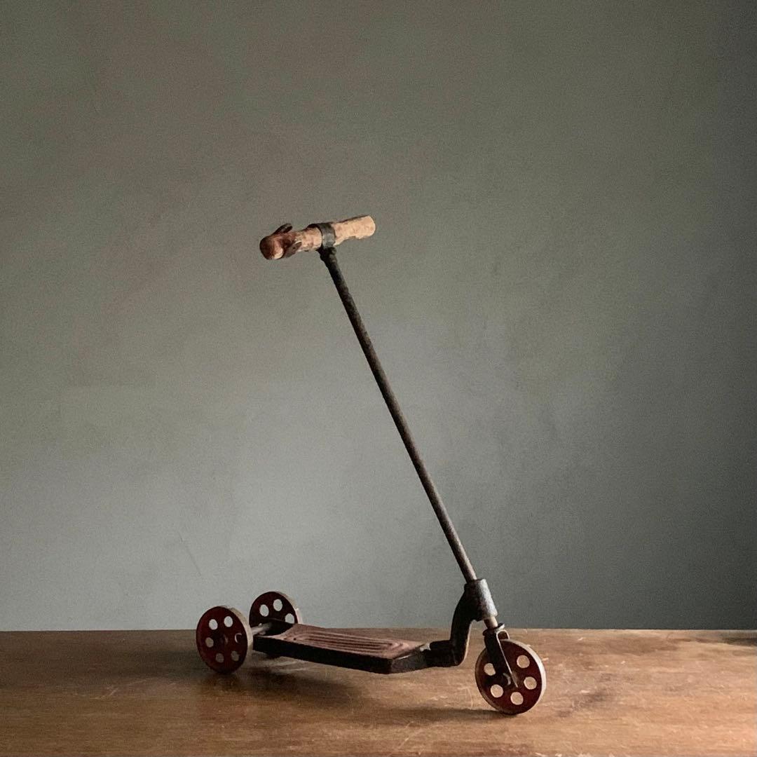木と鉄できた 古い キックボード アンティーク 古道具 昭和レトロ オブジェ