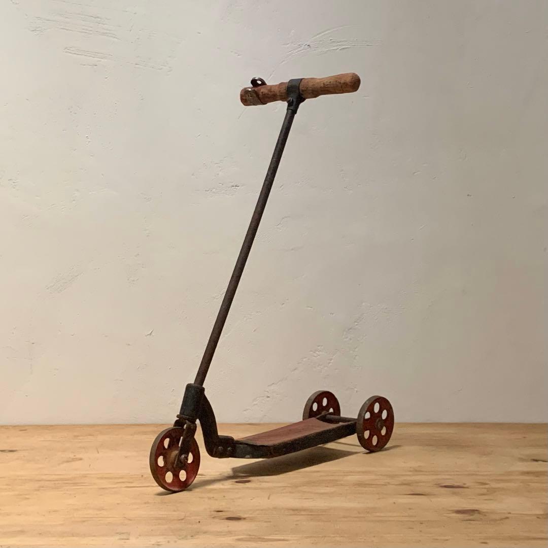 木と鉄できた 古い キックボード アンティーク 古道具 昭和レトロ オブジェ