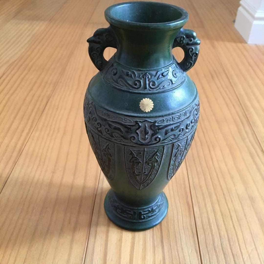 青銅花瓶　菊紋入り