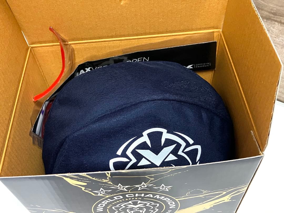 1/2 ヘルメット 2024 M.フェルスタッペン Wチャンピオン4連覇仕様