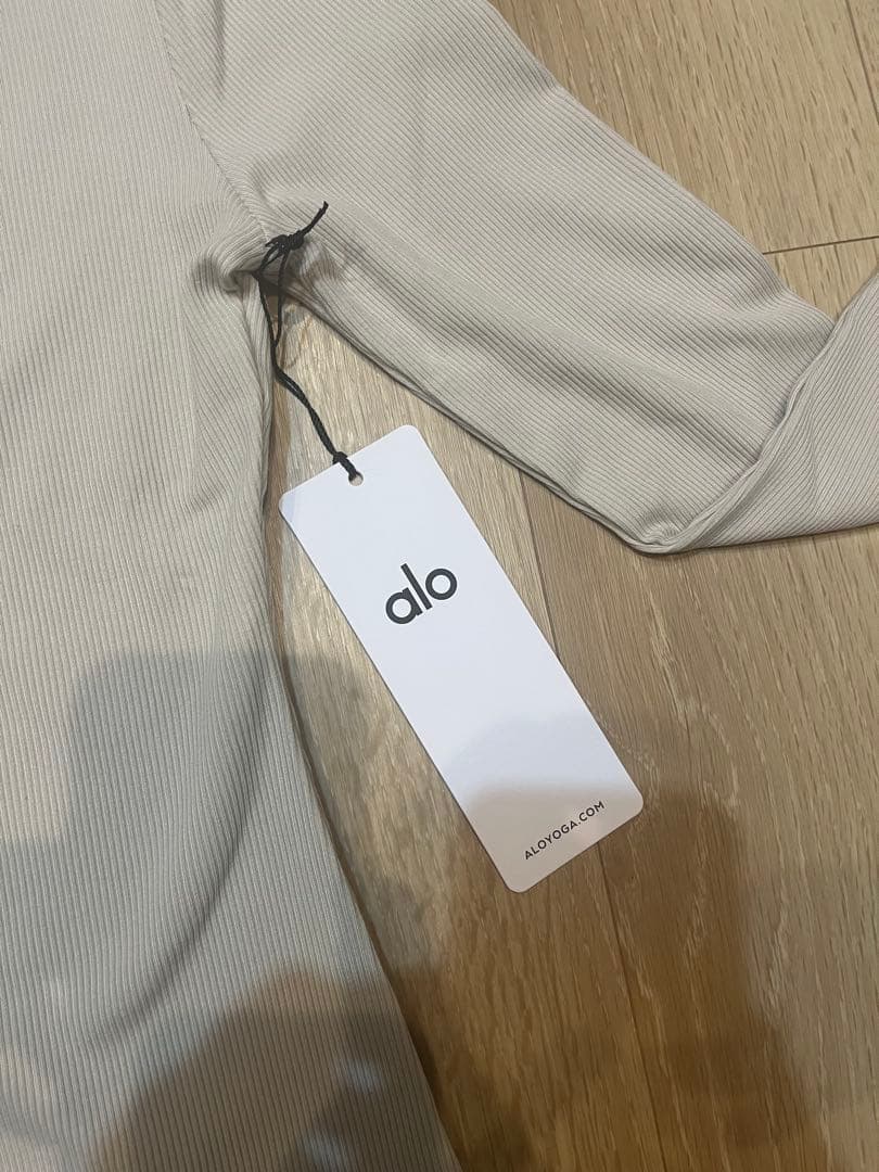 alo 新品！タグ付き！【限定色】リブ モーダル ロングスリーブ
