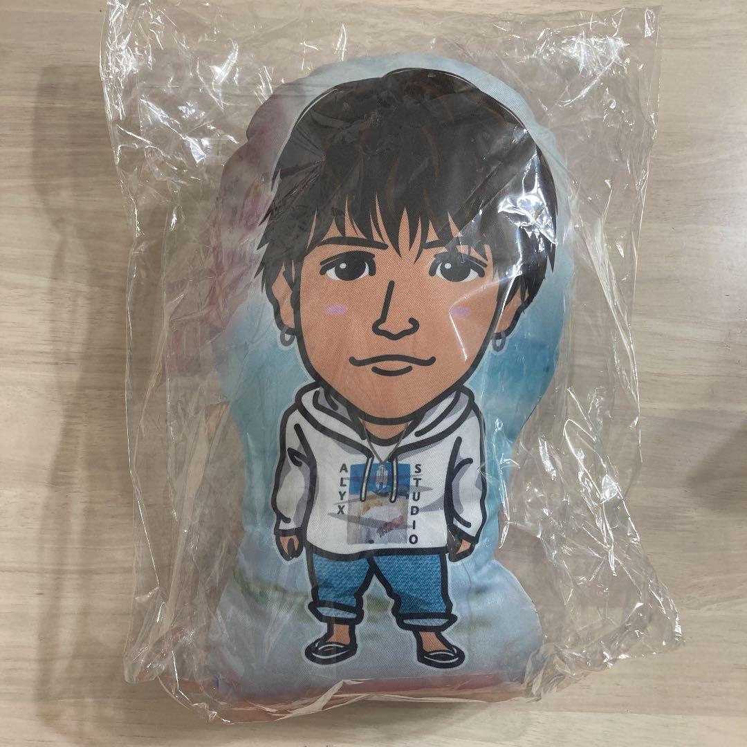 岩田剛典 クッション RAINBOW