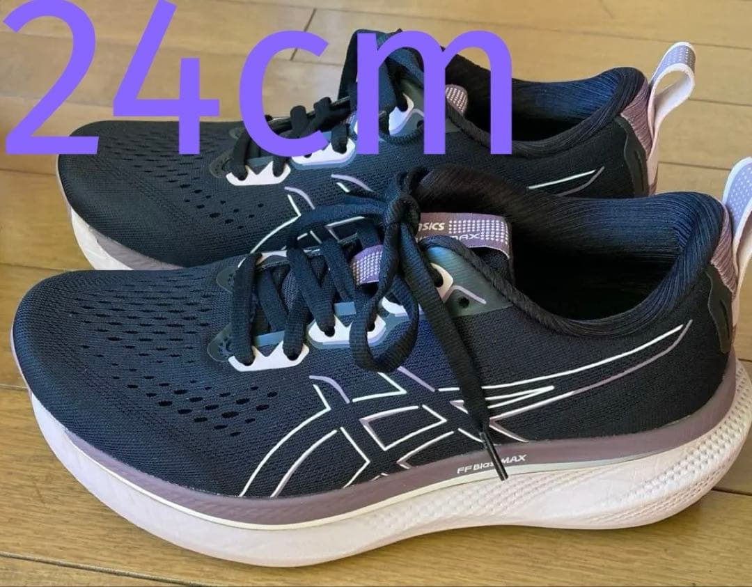 美品ASICS レディースランニングシューズ グライドライドマックス 24cm