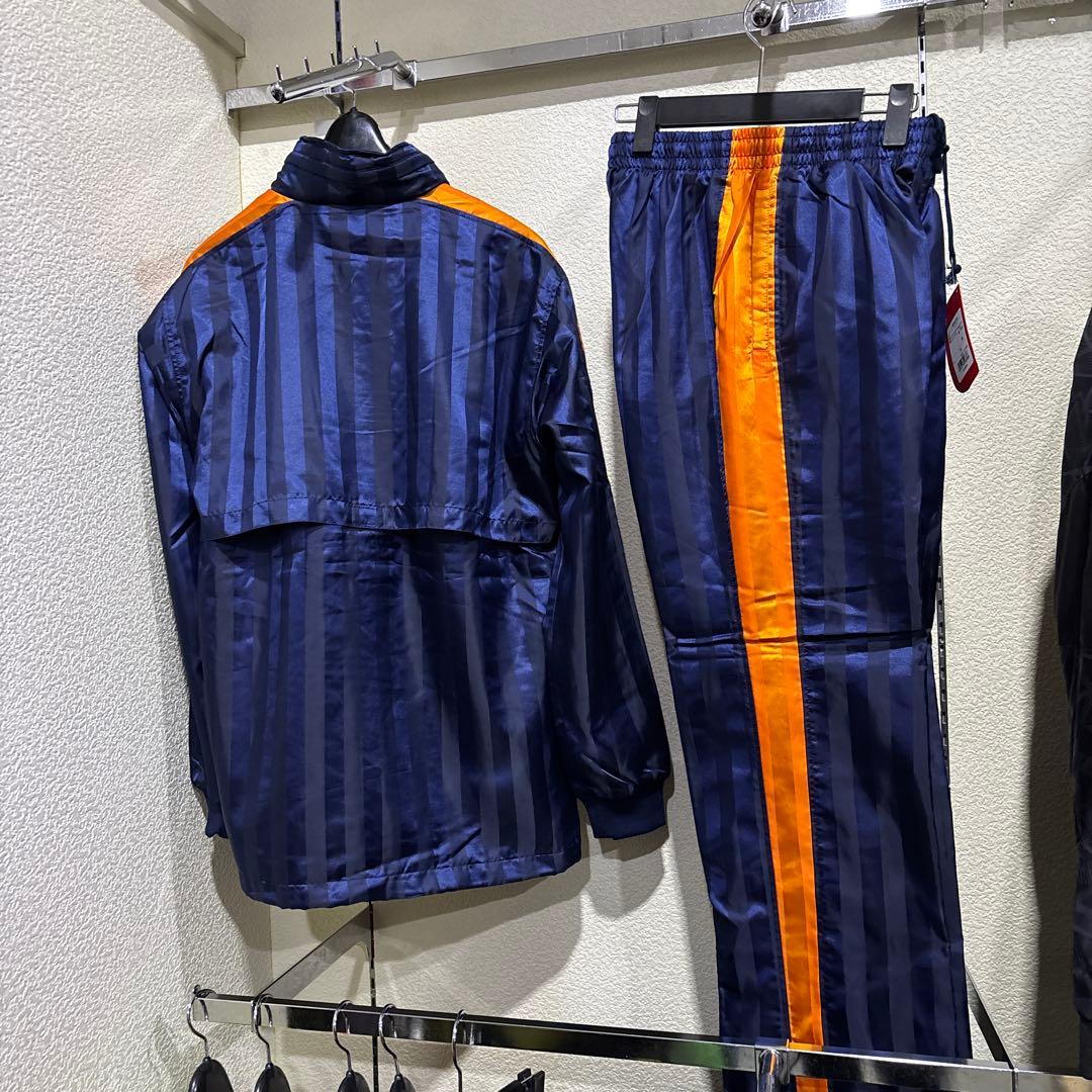 ホ*テ様 プーマウインドブレーカー新品レア