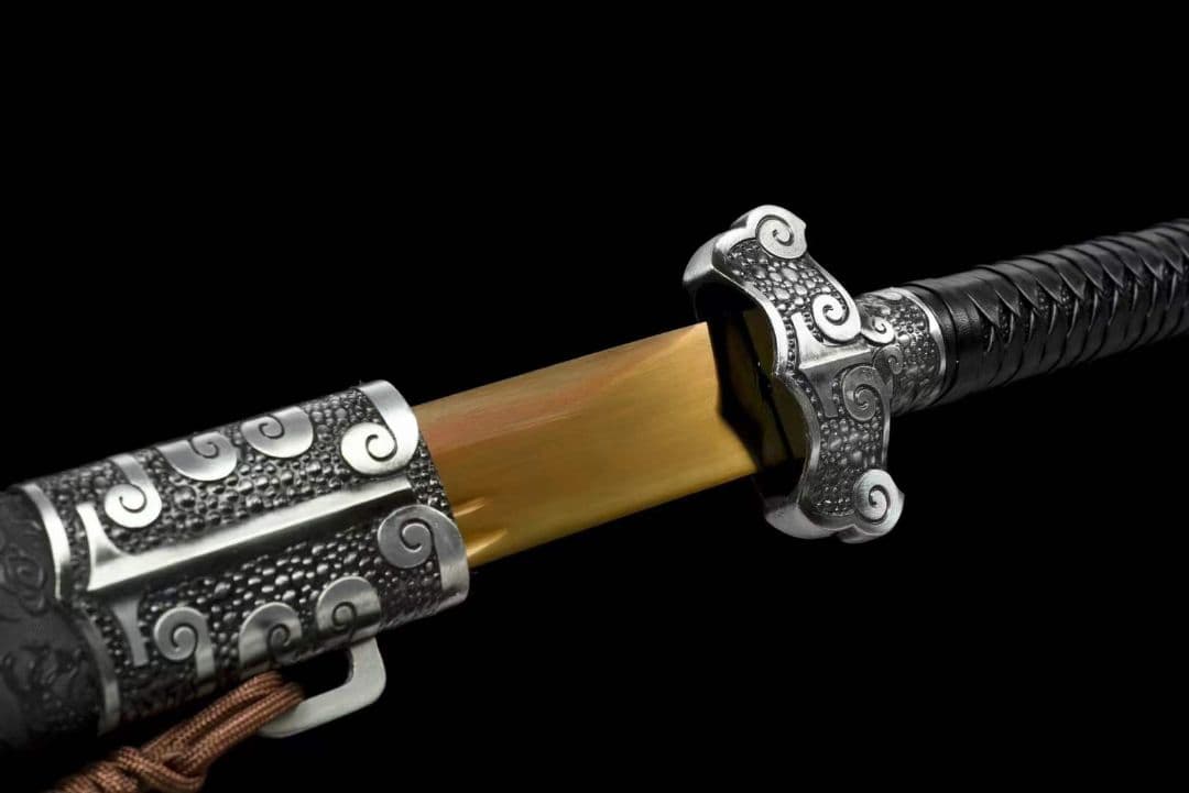 『刺繍春刀——金セミ』古兵器 武具　刀装具　日本刀　模造刀 居合刀 長尺