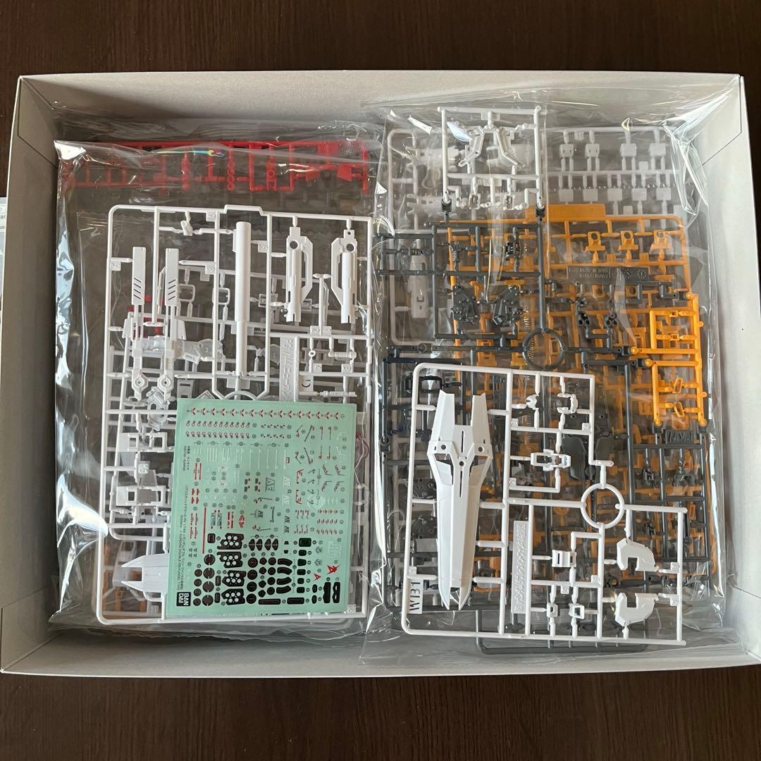 RG 1/144 νガンダム(ダブル・フィン・ファンネル装備型)