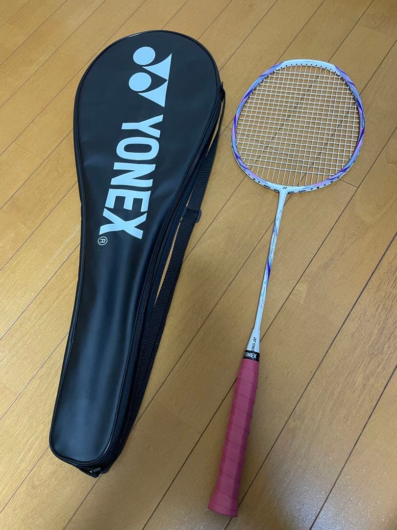 新品　ヨネックス　ナノフレア111