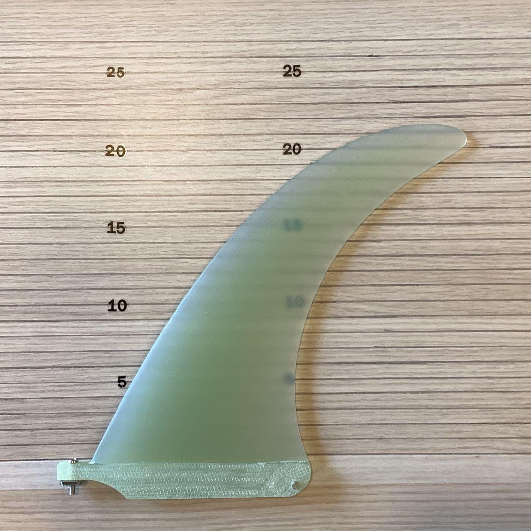 新品未使用シングルフィン8.5インチ　トランスルーセント、 スクリュー付き