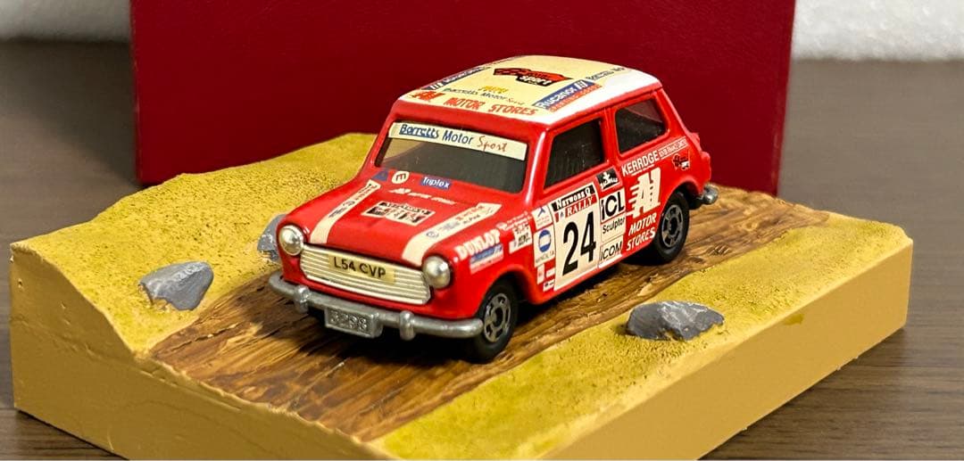 トミカ ミニクーパー トラフィック特注 ジオラマ台座付