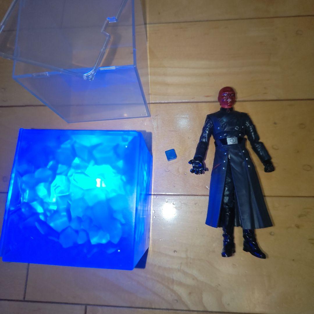 マーベルレジェンド レッド・スカル＆テッセラクト