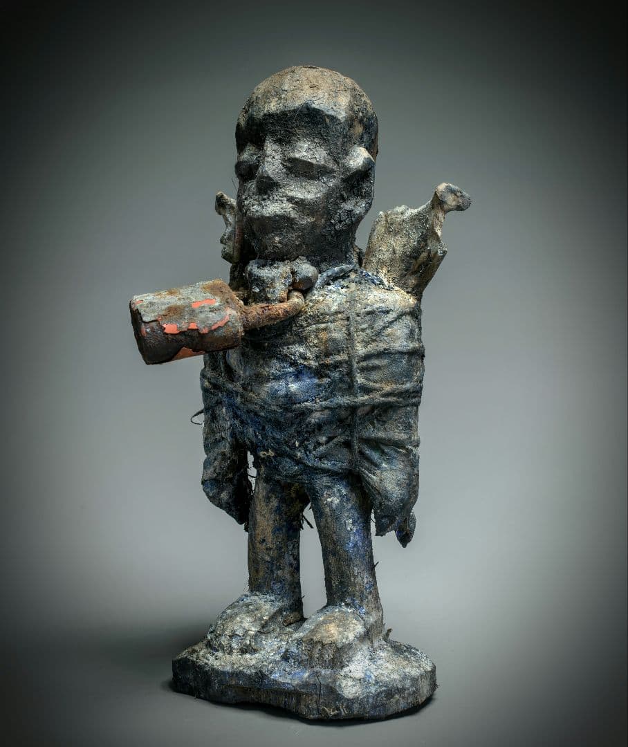 アフリカ トーゴ 骨を背負った呪物 南京錠付き プリミティブアート