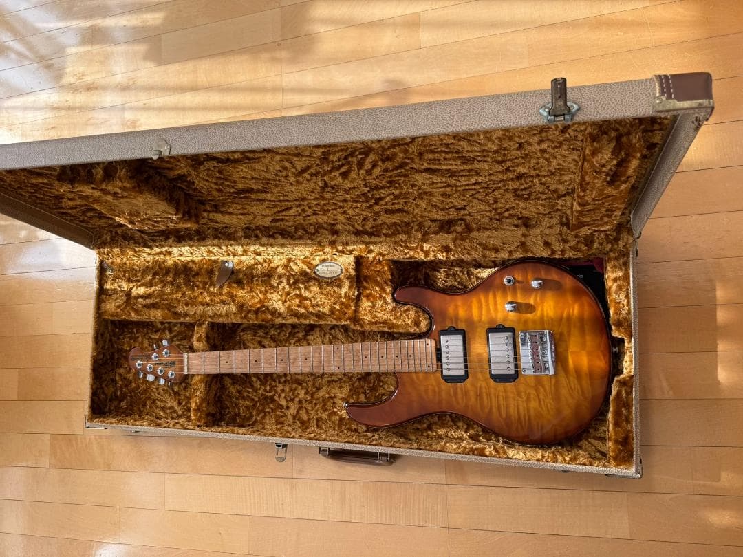 Ernie Ball Music Man Silhouette エレキギタ