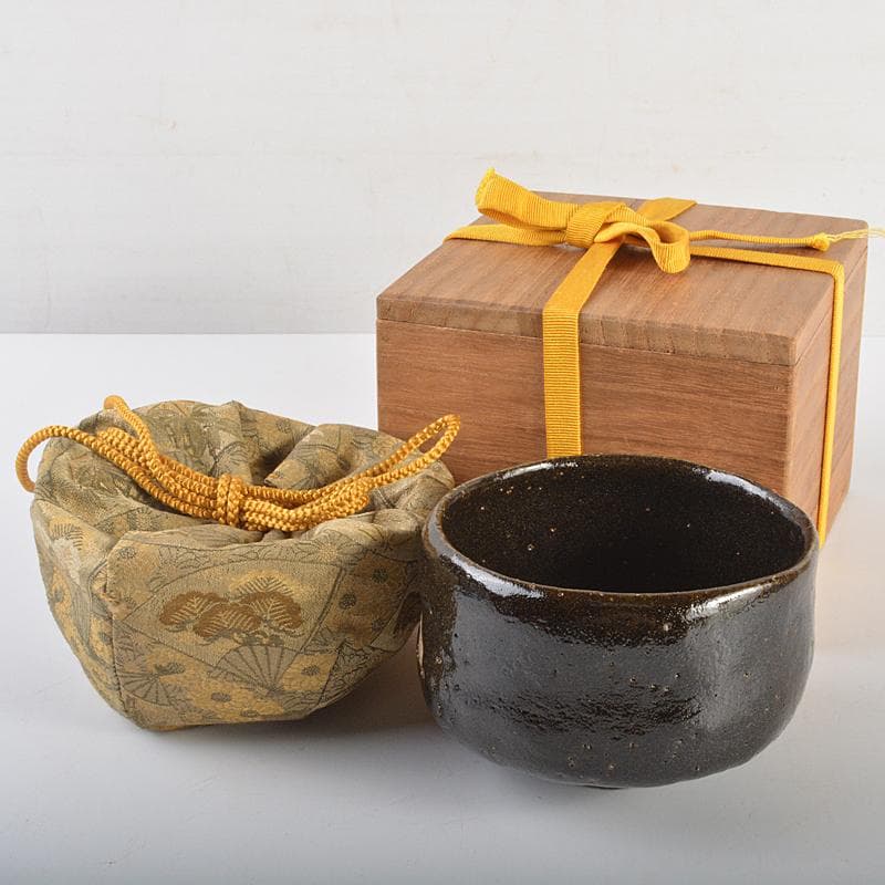 楽吉左衛門　九代了入作　黒楽茶碗　仕覆付　宗左（惺斎）極め箱　M　R7055