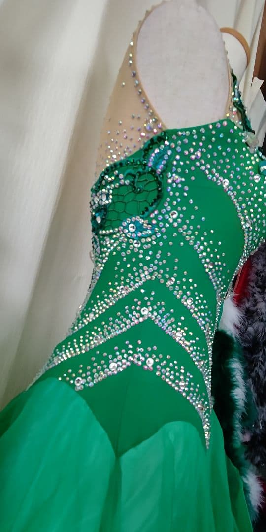 社交ダンスドレス！Gentil社スタンダードドレス！グリーン！