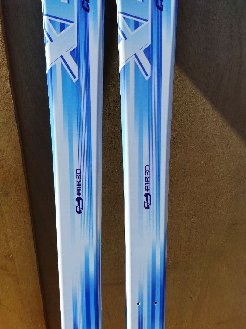 CROSS CARV X9 XERES スキー板　白　水色