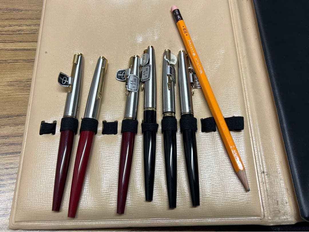 Parker 合成皮革サンプルケースと万年筆6本(昭和46年当時もの)