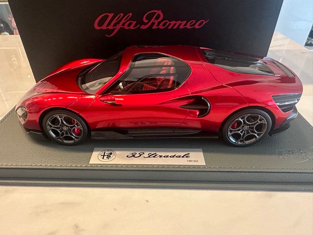 新品希少 BBR 1/18 アルファ ロメオ 33 Stradale ミニカー