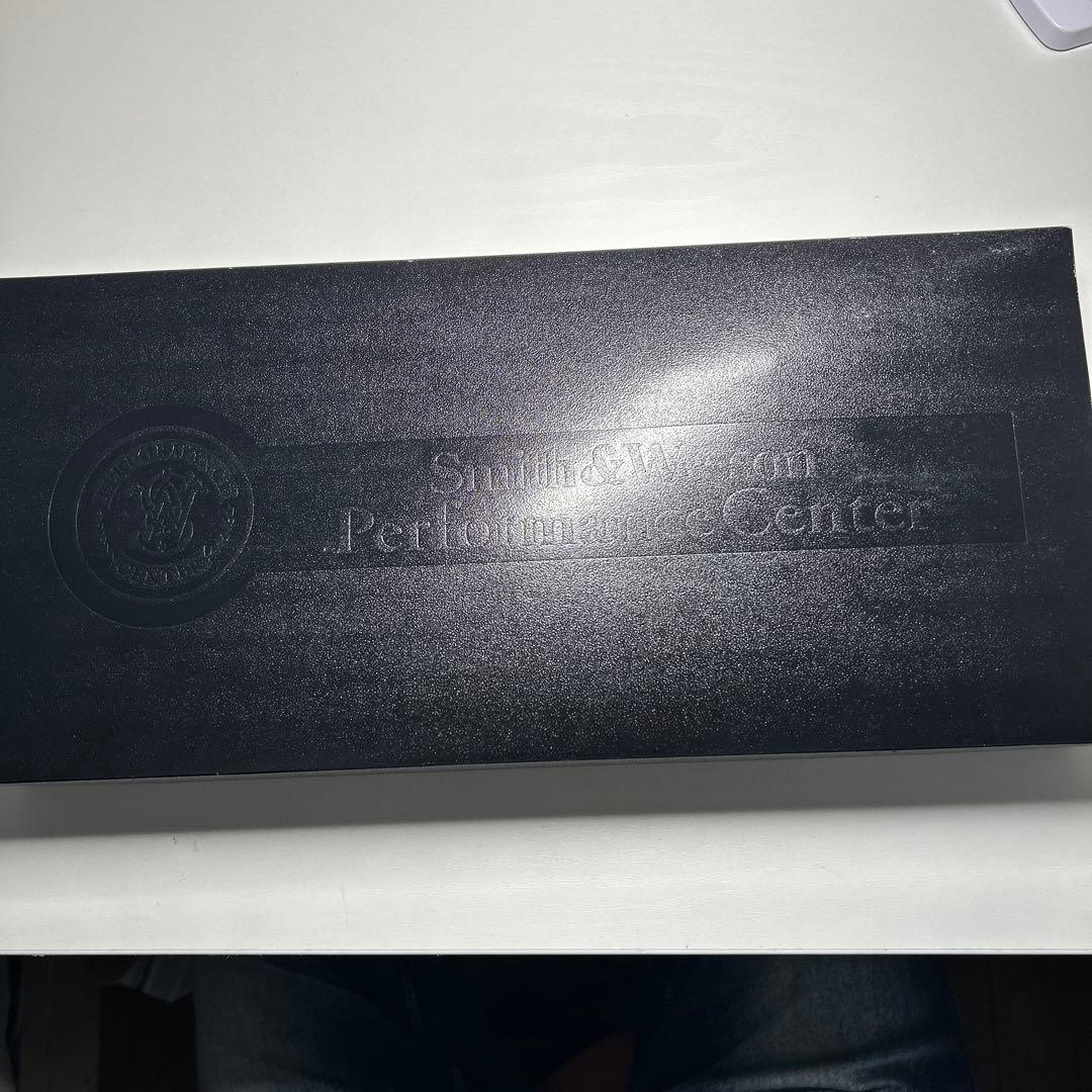 Smith & Wesson M327 R8 リボルバー