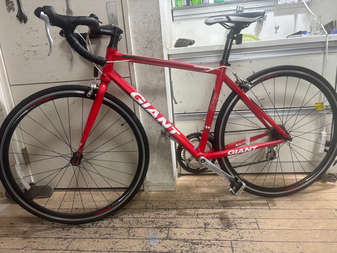 GIANT WINDNARK ジャイアントのロードバイク レッド
