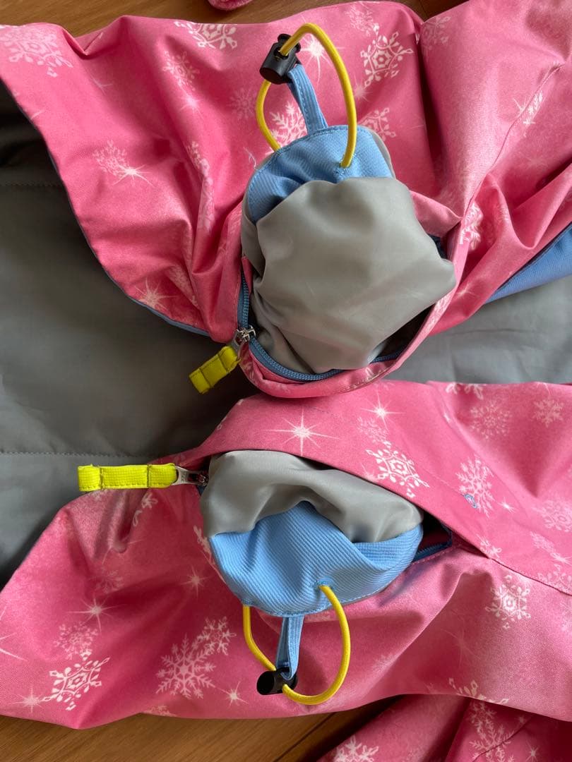 美品早い者勝ち‼️150㎝　DESCENTEスキーウエアー