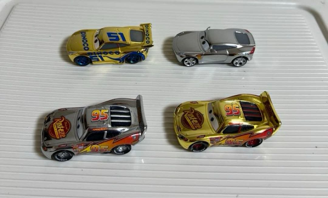 カーズ、マテル、ミニカー、マックィーン、クルーズラミネス、ゴールド、シルバー